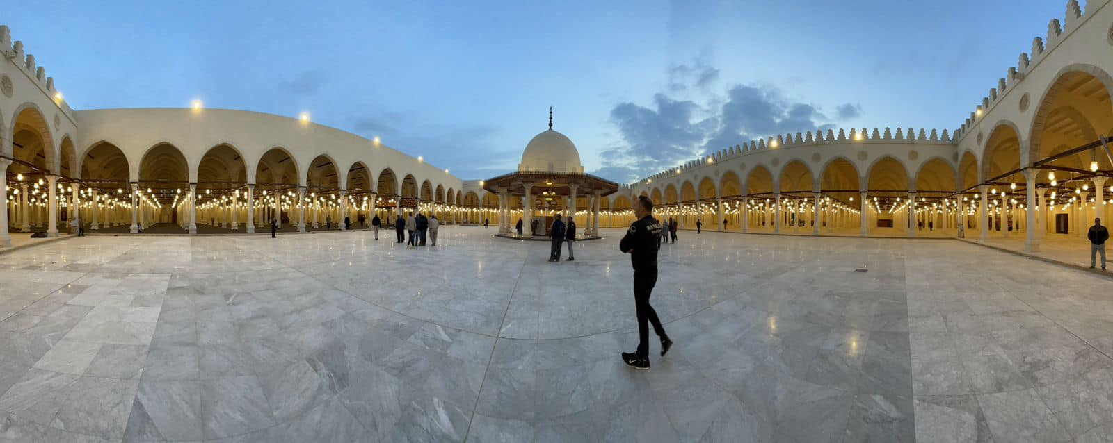 صور .. وزير الإسكان: مسجد عمرو بن العاص يستقبل رمضان في أبهى صورة بعد تطويره